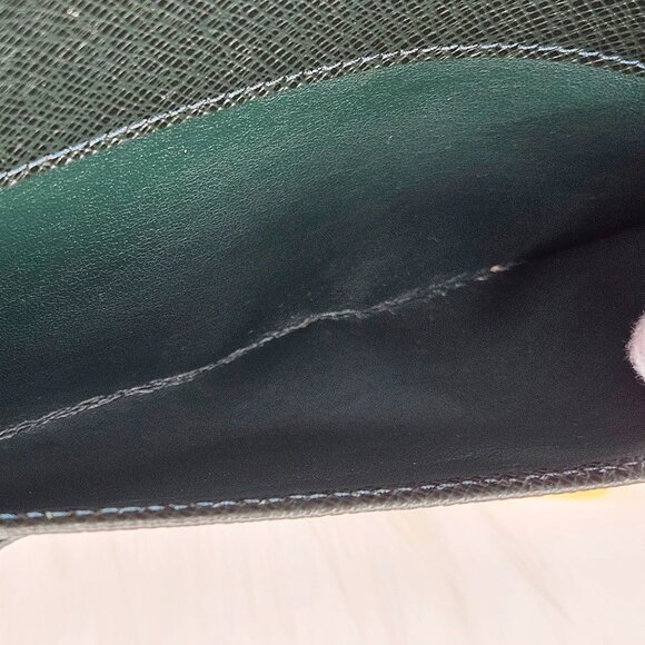 Louis Vuitton Green Taiga Leather Clutch - Picture 15 of 17